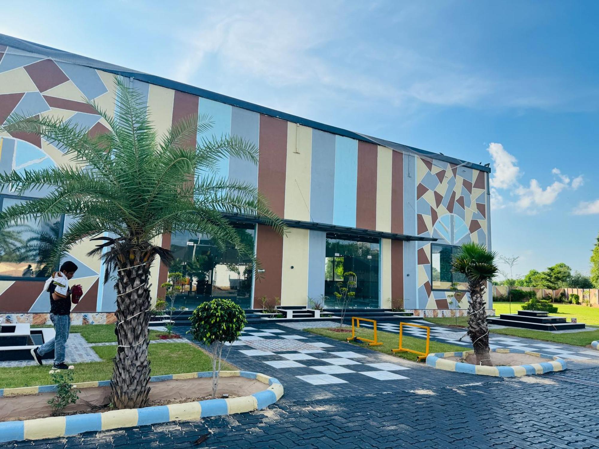 Royal Rajasthan Resort Sikar Zewnętrze zdjęcie