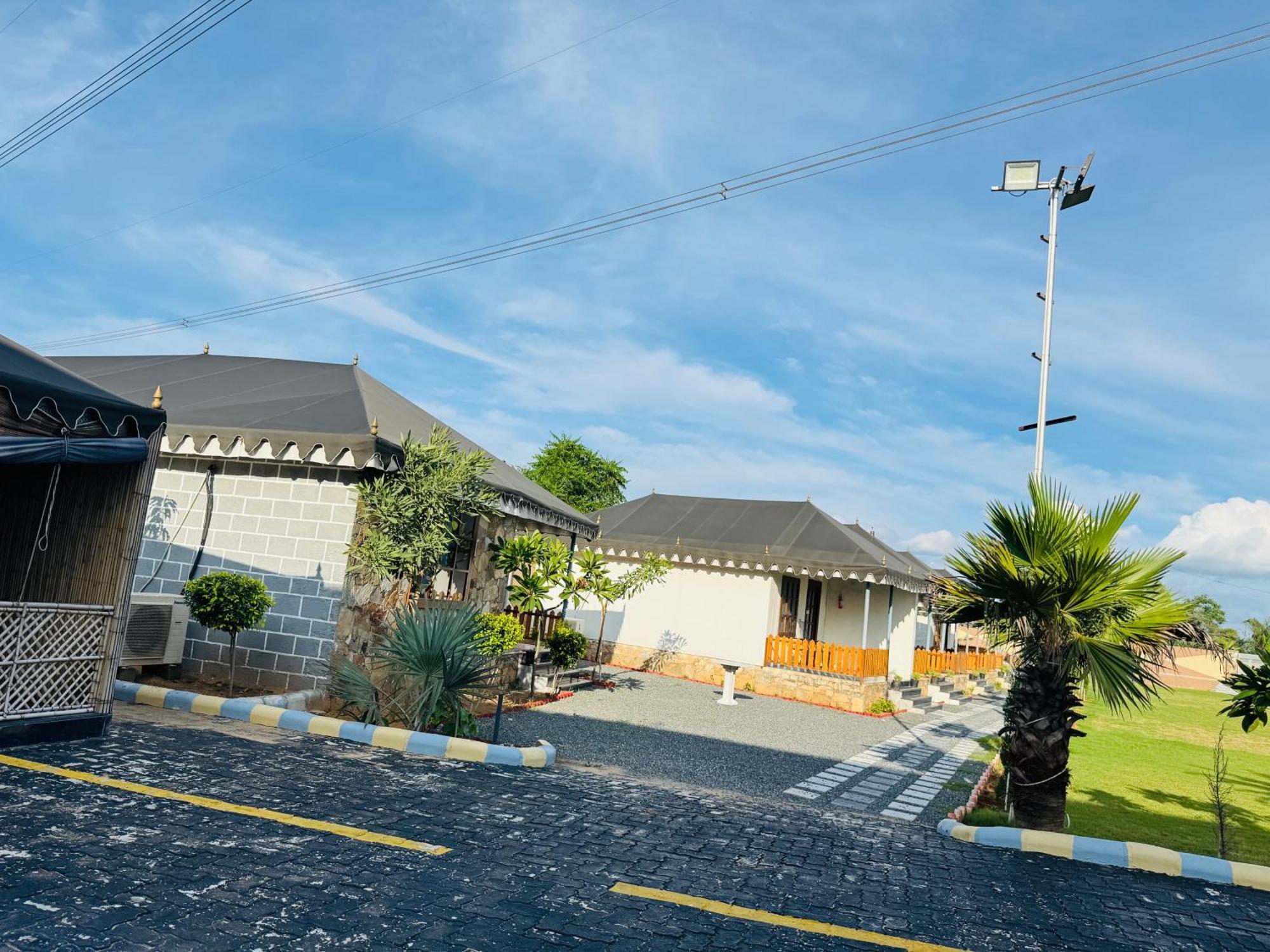 Royal Rajasthan Resort Sikar Zewnętrze zdjęcie