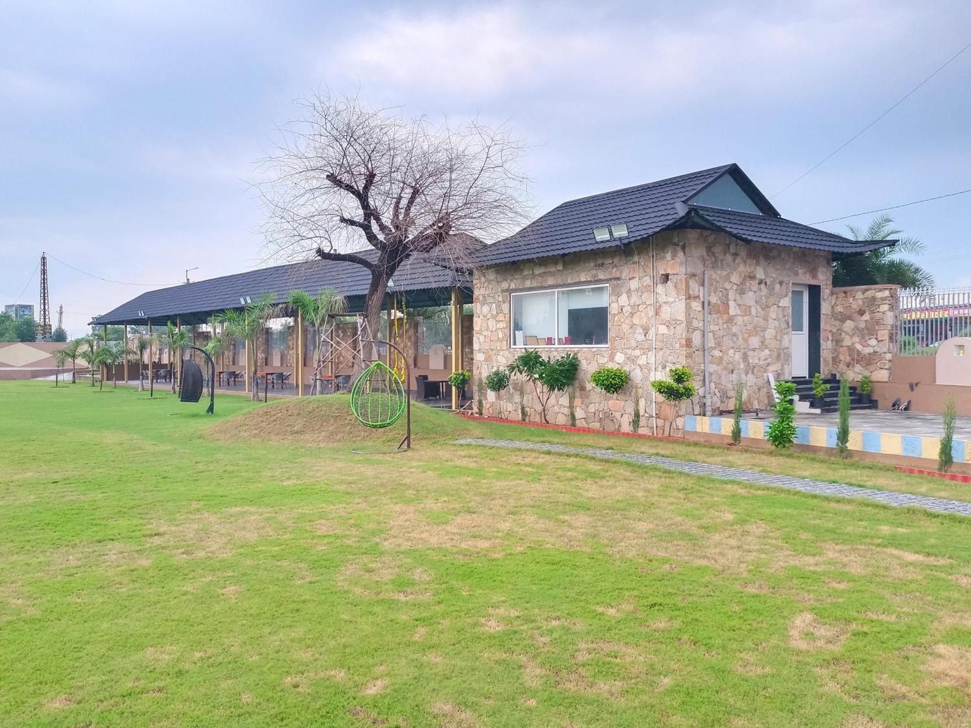 Royal Rajasthan Resort Sikar Zewnętrze zdjęcie